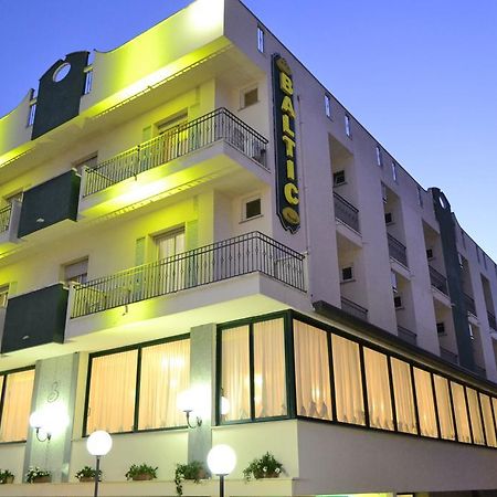 Hotel Baltic Misano Adriatico Buitenkant foto