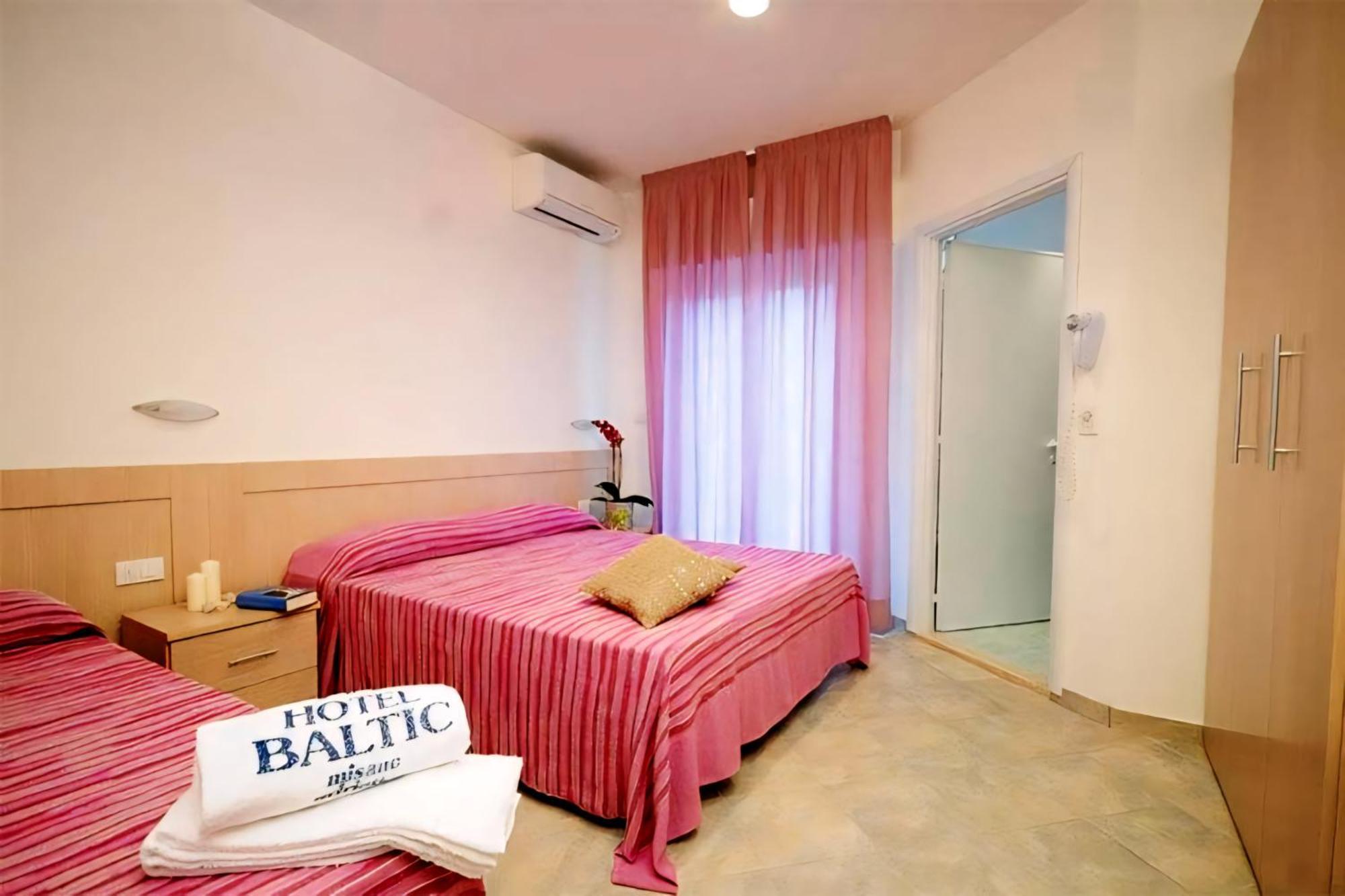 Hotel Baltic Misano Adriatico Buitenkant foto