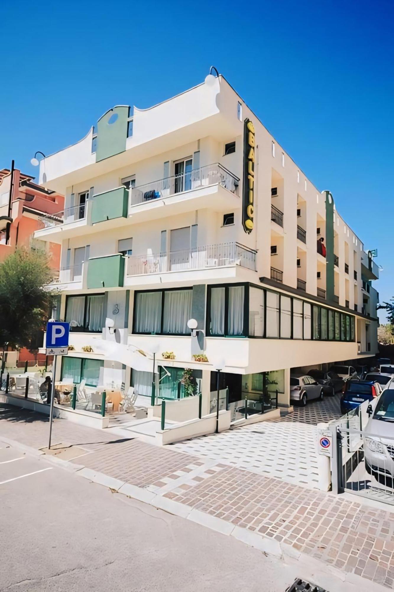 Hotel Baltic Misano Adriatico Buitenkant foto