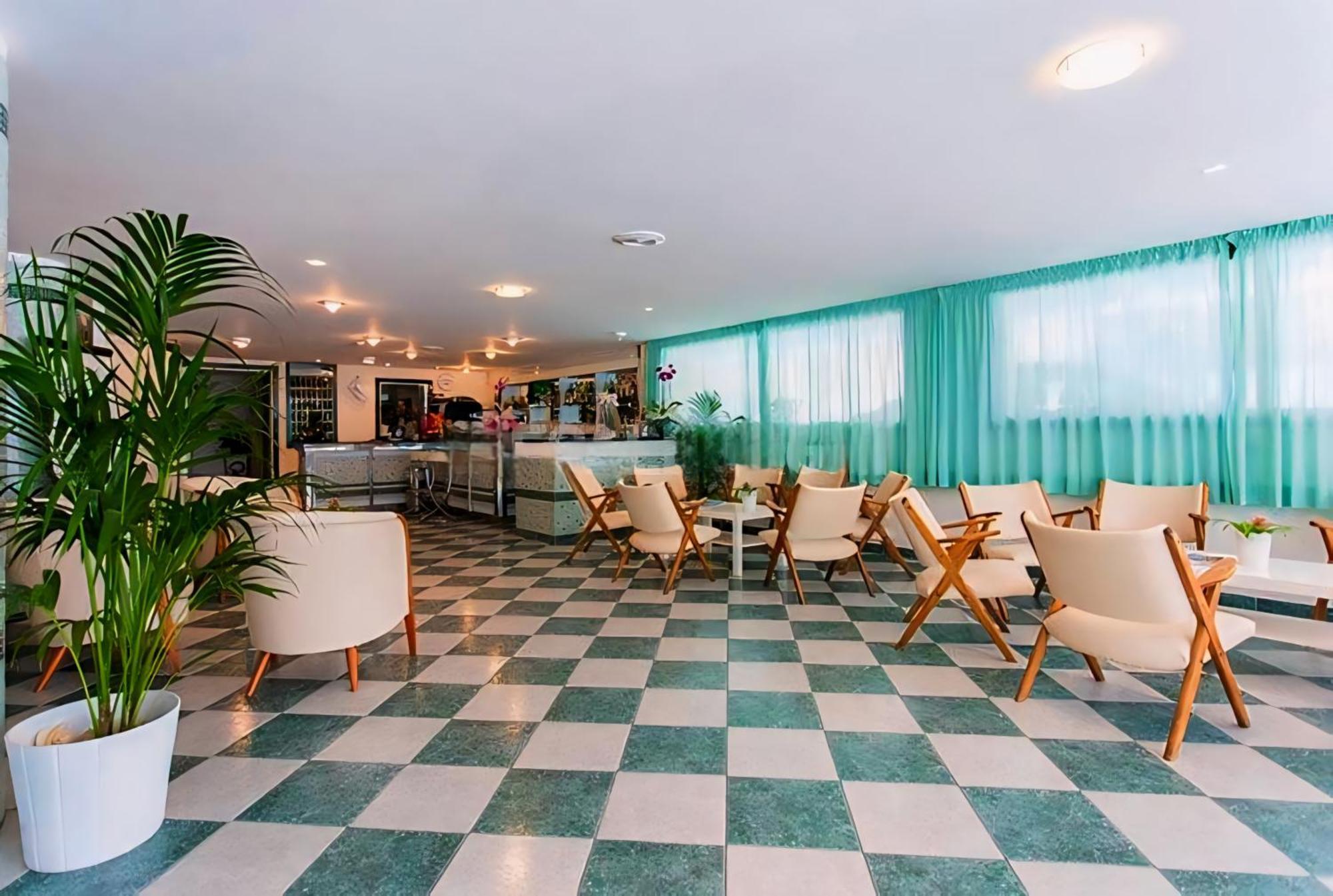 Hotel Baltic Misano Adriatico Buitenkant foto